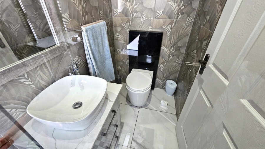 3 Bedroom Property for Sale in Estate D Afrique North West